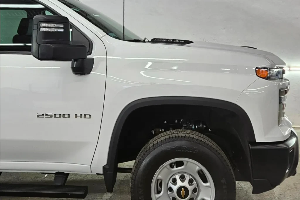 Close-up of Silverado 2500 HD side panel and front wheel